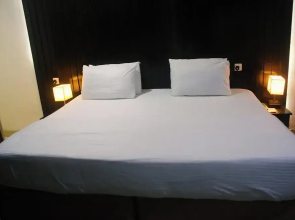 Royal Crest hotel and suite