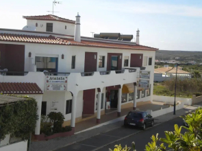 Quartos e Apartamentos Atalaia