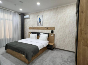Shah Polan Hotel