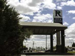 Richland Inn & Suites