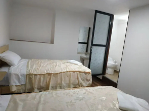 Anais y Nicolas Hostel