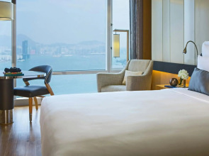 Renaissance Hong Kong Harbour View Hotel