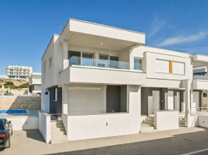 Funtastic C Apartment with Pool and Terrace