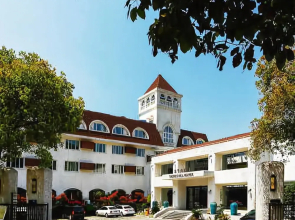 Haiyan Nanbei Lake Jinniushan Manor