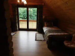 Holden Log House Gyarmat