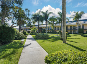 Best Western Plus South Coast Inn