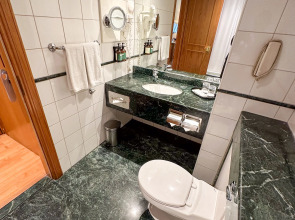 Millennium Plaza Downtown Hotel