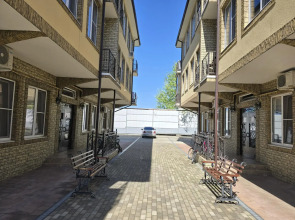 Apartments on Subtropical street 6