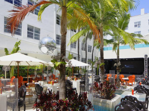 Hotel Breakwater South Beach