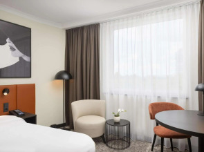 The Point Hotel & Suites