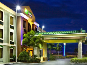Holiday Inn Express Hotel & Suites Clewiston by IHG