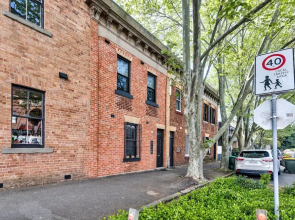 Bull Street, 116