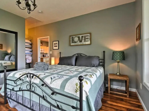 Blue Ridge Mountain Rental w/ Hot Tub & Gas Grill!