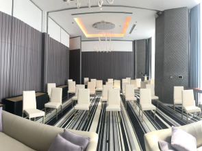 SLS Dubai Hotel & Residences