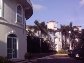 115 Zafiro Diamante Lakes