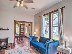 Lake Charles Cottage w/ Fireplace & Yard!