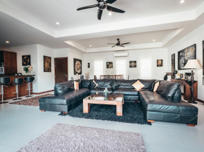 Luxury Villa Onyx Nai Harn Beach