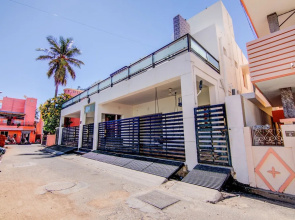 OYO Home 78311 Classic Studio Stays