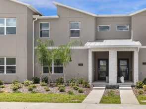 Pet-friendly Resort Home Near Disney w Pool