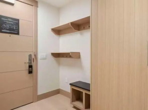 Modern 1 Bedroom Luxury Ski In, Ski Out Residence in Snowmass Base Village
