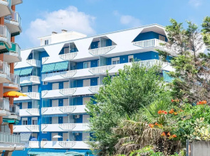 Apartment a Stone's Throw From the Beach