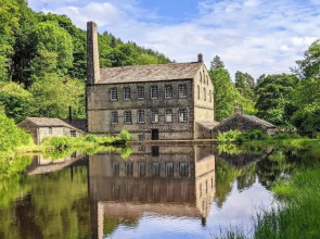 Nutclough Cottage - Log Fire and Valley View - Sleeps 2