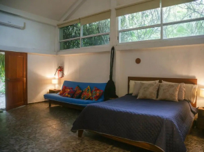 Bego´s Lagoon House. Free kayaks and bikes
