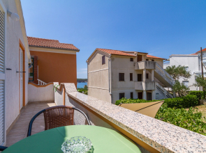 Apartment Anđeo - 80 m from beach : A4 Barbat, Island Rab