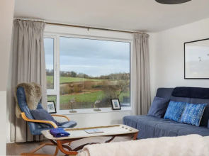 Sea Breeze Your Coastal Sanctuary in Sandown