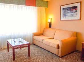 Mesa Golf Inn & Suites
