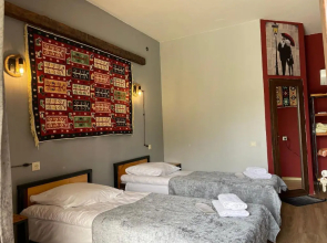 Hotel Hobbiton Near Vardzia Caves