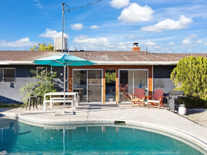 Splash House W/ Private Pool & Fire Pit Dogs Welcome Free 3 Bedroom Home by RedAwning