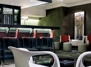 Отель The Dilly