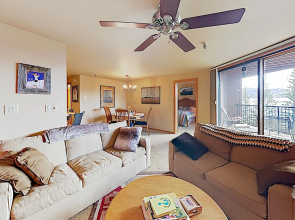 New Listing! W/ Balcony, Lake Views, Hot Tub 2 Bedroom Condo