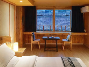 Liping Dong Art Theme Hotel