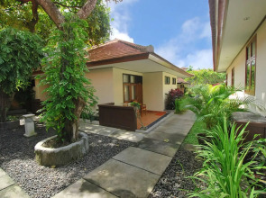 Yulia Beach Inn Kuta