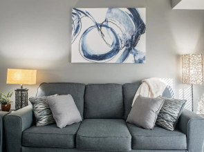 Modern Cozy 2 Bed 2 Bath with Lake and Mountain Views Pool and Hot Tub