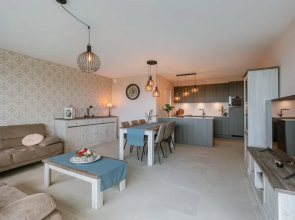 Stunning Apartment With Golf Course Views