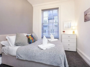Melrose Yard Apartment 2