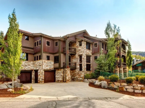 Rossi Hill 4 Bedrooms PRH-685 by KBM