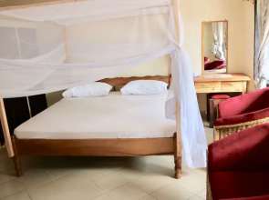 Room-a Wonderful Beach Property in Diani