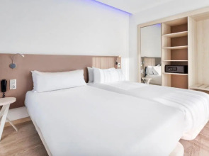 B&B Donostia San Sebastián Aeropuerto Hotel 