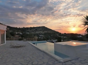 Villa Patelo With Private Pool and Jacuzzi