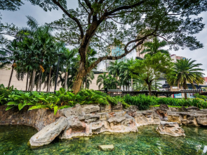 Guesthouse Behind The Airport