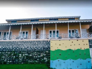 Lalazar Hotel