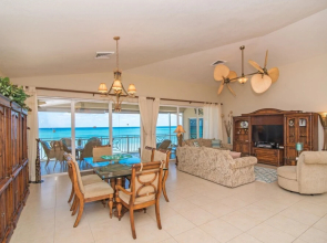 Laguna Del Mar by Cayman Villas