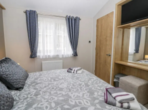 Cayton Pines
