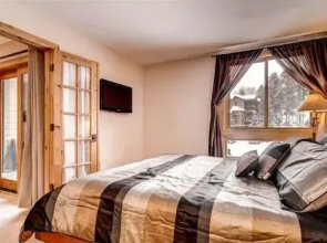Ski Hill by Pinnacle Lodging
