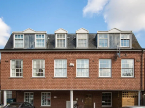 Luxurious 2 Bed Apartment in Central Bedford