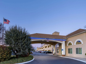 Days Inn & Suites by Wyndham Cherry Hill - Philadelphia